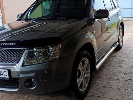 Серый Сузуки Гранд Витара, объемом двигателя 2 л и пробегом 189 тыс. км за 8900 $, фото 1 на Automoto.ua