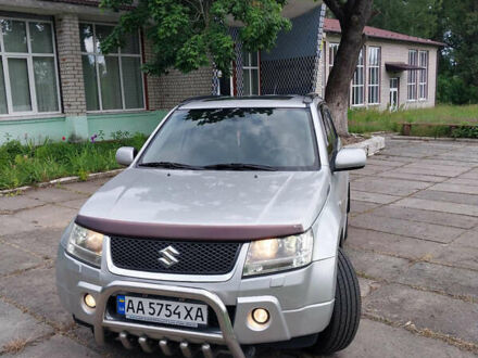 Серый Сузуки Гранд Витара, объемом двигателя 2 л и пробегом 226 тыс. км за 7900 $, фото 1 на Automoto.ua