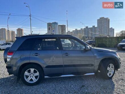 Сузуки Гранд Витара 2006 в Киеве на Automoto.ua Серый Сузуки Гранд Витара, объемом двигателя 2.7 л и пробегом 127 тыс. км за 7600 $, фото 1 на Automoto.ua