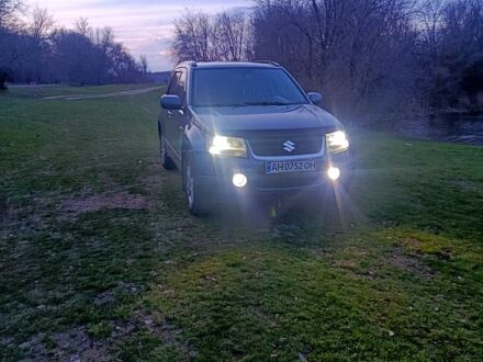 Серый Сузуки Гранд Витара, объемом двигателя 2 л и пробегом 360 тыс. км за 6000 $, фото 1 на Automoto.ua