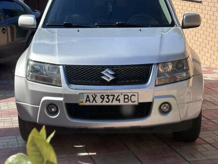 Серый Сузуки Гранд Витара, объемом двигателя 2 л и пробегом 217 тыс. км за 7500 $, фото 1 на Automoto.ua
