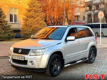 Сузукі Гранд Вітара 2007 у Черкасах на Automoto.ua Сірий Сузукі Гранд Вітара, об'ємом двигуна 2 л та пробігом 230 тис. км за 7200 $, фото 1 на Automoto.ua