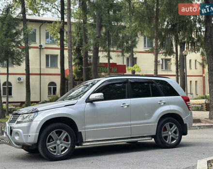 Сірий Сузукі Гранд Вітара, об'ємом двигуна 2 л та пробігом 222 тис. км за 8000 $, фото 1 на Automoto.ua
