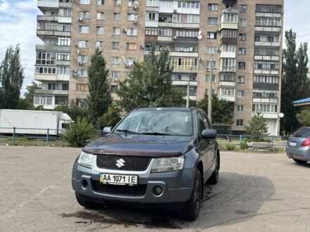Сузуки Гранд Витара 2008 в Славянске на Automoto.ua Серый Сузуки Гранд Витара, объемом двигателя 2 л и пробегом 285 тыс. км за 4600 $, фото 1 на Automoto.ua