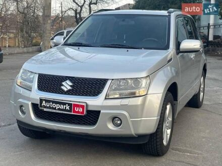 Сузуки Гранд Витара 2008 в Киеве на Automoto.ua Серый Сузуки Гранд Витара, объемом двигателя 2.4 л и пробегом 251 тыс. км за 7790 $, фото 1 на Automoto.ua