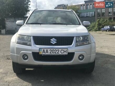 Сірий Сузукі Гранд Вітара, об'ємом двигуна 2.4 л та пробігом 107 тис. км за 8000 $, фото 1 на Automoto.ua