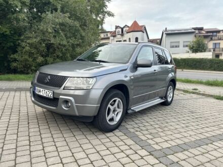 Сірий Сузукі Гранд Вітара, об'ємом двигуна 2 л та пробігом 197 тис. км за 3150 $, фото 1 на Automoto.ua