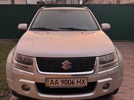 Сузуки Гранд Витара 2008 в Киеве на Automoto.ua Серый Сузуки Гранд Витара, объемом двигателя 2.39 л и пробегом 250 тыс. км за 9000 $, фото 1 на Automoto.ua