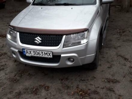 Серый Сузуки Гранд Витара, объемом двигателя 2.39 л и пробегом 186 тыс. км за 8500 $, фото 1 на Automoto.ua