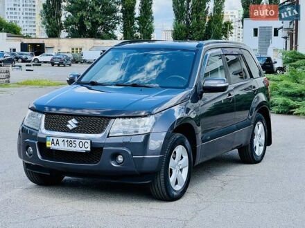 Сузуки Гранд Витара 2010 в Киеве на Automoto.ua Серый Сузуки Гранд Витара, объемом двигателя 2.39 л и пробегом 157 тыс. км за 10700 $, фото 1 на Automoto.ua
