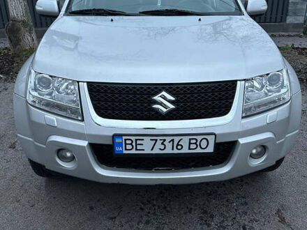 Серый Сузуки Гранд Витара, объемом двигателя 2.4 л и пробегом 236 тыс. км за 9898 $, фото 1 на Automoto.ua