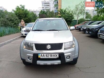 Сузуки Гранд Витара 2011 в Киеве на Automoto.ua Серый Сузуки Гранд Витара, объемом двигателя 2.4 л и пробегом 96 тыс. км за 11087 $, фото 1 на Automoto.ua