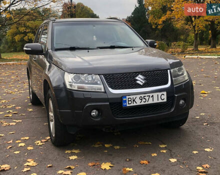 Серый Сузуки Гранд Витара, объемом двигателя 2.39 л и пробегом 202 тыс. км за 9700 $, фото 1 на Automoto.ua