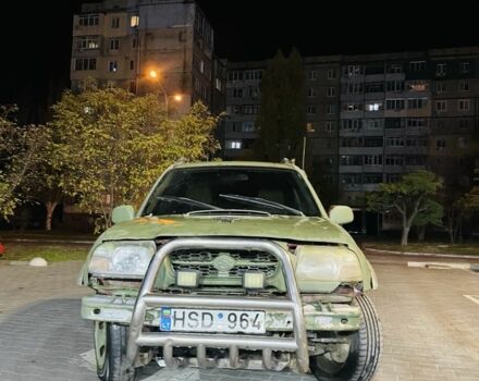 Зелений Сузукі Гранд Вітара, об'ємом двигуна 2 л та пробігом 200 тис. км за 1400 $, фото 1 на Automoto.ua