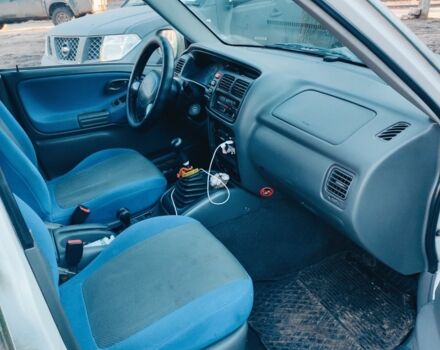 Зелений Сузукі Гранд Вітара, об'ємом двигуна 2 л та пробігом 290 тис. км за 3200 $, фото 6 на Automoto.ua