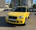 Желтый Сузуки Игнис, объемом двигателя 1.33 л и пробегом 167 тыс. км за 3500 $, фото 1 на Automoto.ua
