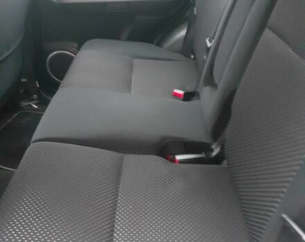 Серый Сузуки Игнис, объемом двигателя 1.9 л и пробегом 250 тыс. км за 8300 $, фото 7 на Automoto.ua