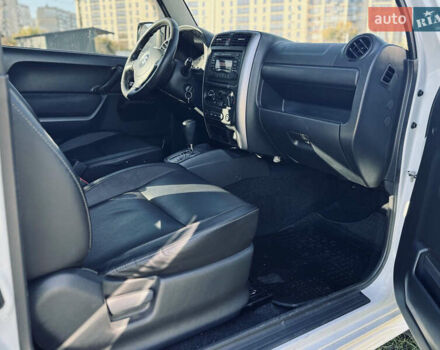 Белый Сузуки Джимни, объемом двигателя 1.33 л и пробегом 87 тыс. км за 13800 $, фото 9 на Automoto.ua