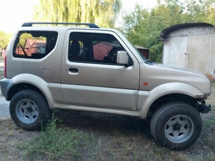 Сузукі Джімні 2007 у Смеле на Automoto.ua Бежевий Сузукі Джімні, об'ємом двигуна 0 л та пробігом 185 тис. км за 9100 $, фото 1 на Automoto.ua