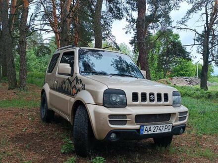 Сузукі Джімні 2008 у Києві на Automoto.ua Бежевий Сузукі Джімні, об'ємом двигуна 1.33 л та пробігом 193 тис. км за 6600 $, фото 1 на Automoto.ua