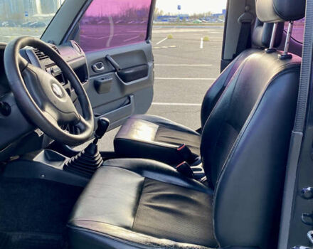 Черный Сузуки Джимни, объемом двигателя 1.33 л и пробегом 292 тыс. км за 5000 $, фото 3 на Automoto.ua