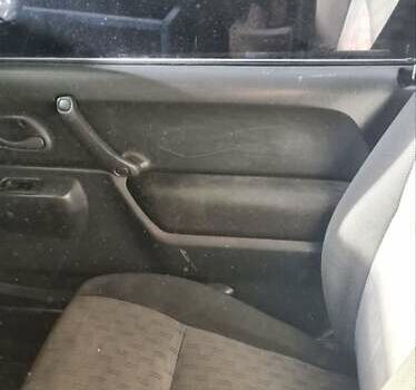 Сузуки Джимни 2008 в Обухове на Automoto.ua Черный Сузуки Джимни, объемом двигателя 1.3 л и пробегом 224 тыс. км за 7200 $, фото 3 на Automoto.ua