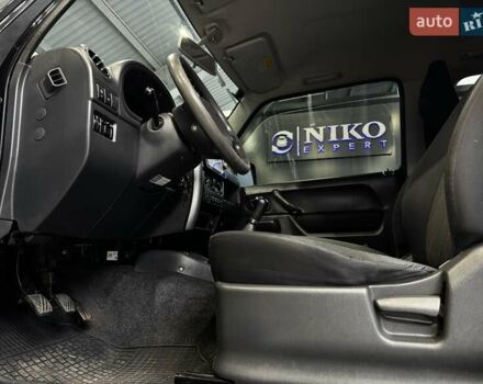 Черный Сузуки Джимни, объемом двигателя 1.33 л и пробегом 168 тыс. км за 12200 $, фото 31 на Automoto.ua