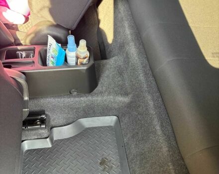 Желтый Сузуки Джимни, объемом двигателя 1.5 л и пробегом 28 тыс. км за 20450 $, фото 12 на Automoto.ua