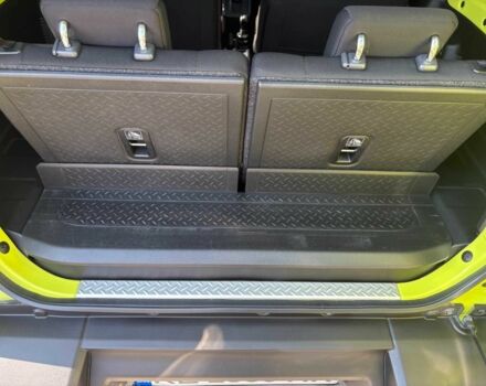 Желтый Сузуки Джимни, объемом двигателя 1.5 л и пробегом 28 тыс. км за 20450 $, фото 10 на Automoto.ua