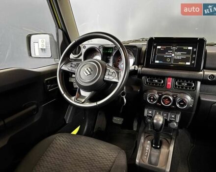 Желтый Сузуки Джимни, объемом двигателя 1.5 л и пробегом 149 тыс. км за 17900 $, фото 47 на Automoto.ua