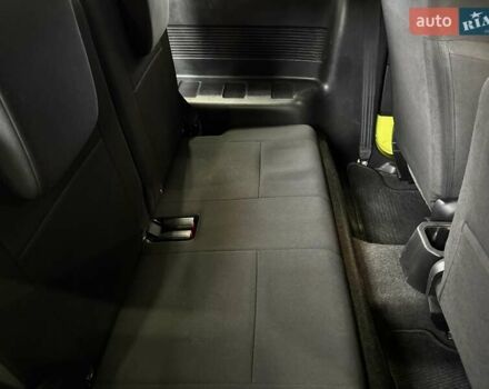 Желтый Сузуки Джимни, объемом двигателя 1.5 л и пробегом 149 тыс. км за 17900 $, фото 50 на Automoto.ua