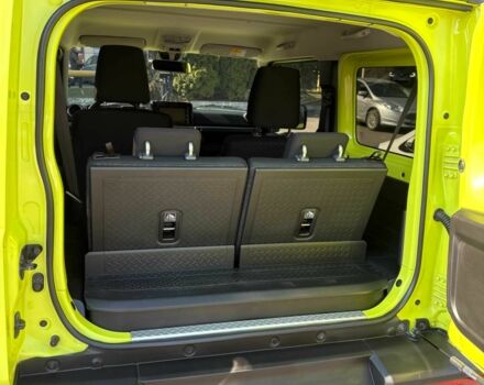 Желтый Сузуки Джимни, объемом двигателя 1.5 л и пробегом 28 тыс. км за 20450 $, фото 11 на Automoto.ua