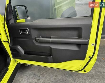 Желтый Сузуки Джимни, объемом двигателя 1.5 л и пробегом 149 тыс. км за 17900 $, фото 54 на Automoto.ua