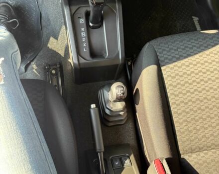 Желтый Сузуки Джимни, объемом двигателя 1.5 л и пробегом 28 тыс. км за 20450 $, фото 16 на Automoto.ua