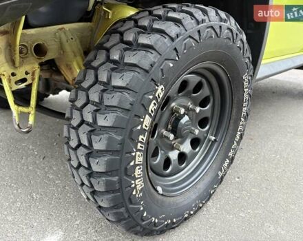 Желтый Сузуки Джимни, объемом двигателя 1.46 л и пробегом 62 тыс. км за 23300 $, фото 9 на Automoto.ua