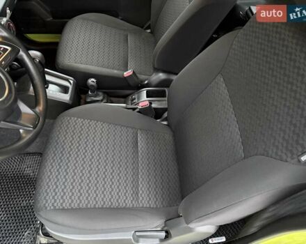 Желтый Сузуки Джимни, объемом двигателя 1.46 л и пробегом 62 тыс. км за 23300 $, фото 12 на Automoto.ua