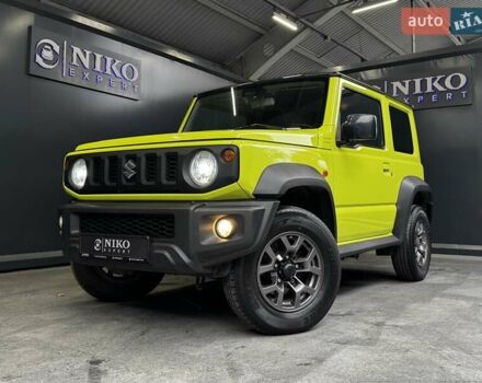 Желтый Сузуки Джимни, объемом двигателя 1.5 л и пробегом 149 тыс. км за 17900 $, фото 1 на Automoto.ua