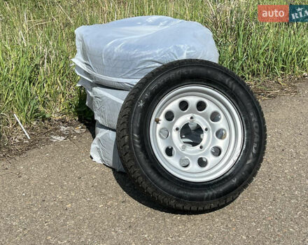 Сірий Сузукі Джімні, об'ємом двигуна 1.3 л та пробігом 195 тис. км за 8500 $, фото 29 на Automoto.ua