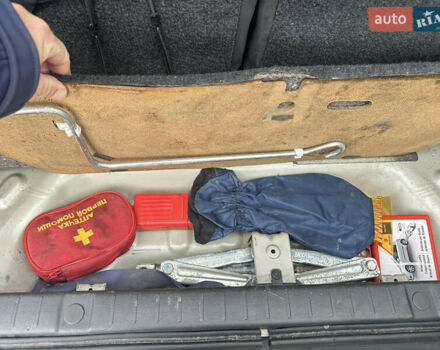 Сузуки Джимни 2007 в Корсунь-Шевченковском на Automoto.ua Серый Сузуки Джимни, объемом двигателя 1.33 л и пробегом 65 тыс. км за 7900 $, фото 11 на Automoto.ua