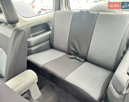 Сузуки Джимни 2007 в Корсунь-Шевченковском на Automoto.ua Серый Сузуки Джимни, объемом двигателя 1.33 л и пробегом 65 тыс. км за 7900 $, фото 10 на Automoto.ua