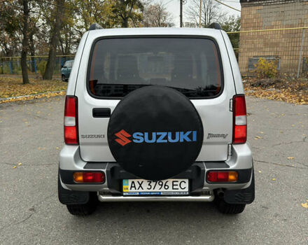 Сузукі Джімні 2013 у Харкові на Automoto.ua Сірий Сузукі Джімні, об'ємом двигуна 1.4 л та пробігом 38 тис. км за 10500 $, фото 5 на Automoto.ua