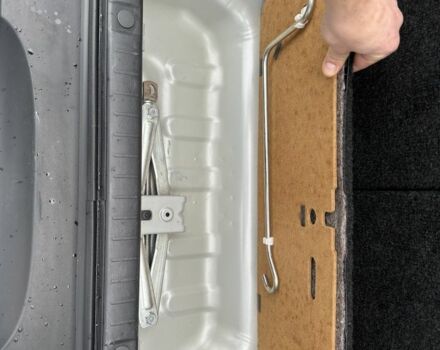 Серый Сузуки Джимни, объемом двигателя 1.3 л и пробегом 38 тыс. км за 10500 $, фото 20 на Automoto.ua