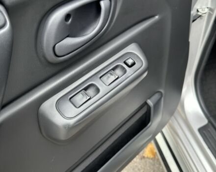 Серый Сузуки Джимни, объемом двигателя 1.3 л и пробегом 38 тыс. км за 10500 $, фото 11 на Automoto.ua