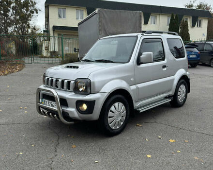 Сузукі Джімні 2013 у Харкові на Automoto.ua Сірий Сузукі Джімні, об'ємом двигуна 1.4 л та пробігом 38 тис. км за 10500 $, фото 1 на Automoto.ua