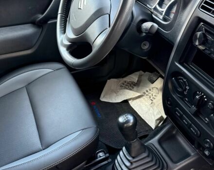 Серый Сузуки Джимни, объемом двигателя 1.3 л и пробегом 74 тыс. км за 4000 $, фото 5 на Automoto.ua