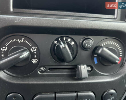 Серый Сузуки Джимни, объемом двигателя 1.33 л и пробегом 37 тыс. км за 13500 $, фото 15 на Automoto.ua