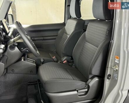 Сірий Сузукі Джімні, об'ємом двигуна 1.5 л та пробігом 6 тис. км за 24950 $, фото 56 на Automoto.ua