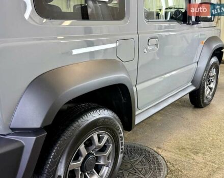 Сірий Сузукі Джімні, об'ємом двигуна 1.5 л та пробігом 6 тис. км за 24950 $, фото 38 на Automoto.ua