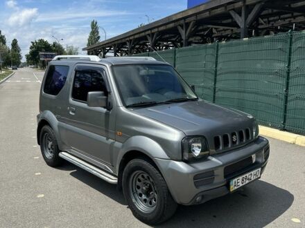 Сузукі Джімні 2008 у Кам'янське (Дніпродзержинськ) на Automoto.ua Сірий Сузукі Джімні, об'ємом двигуна 1.3 л та пробігом 139 тис. км за 8400 $, фото 1 на Automoto.ua