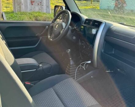 Сузуки Джимни 2010 в Верховине на Automoto.ua Зеленый Сузуки Джимни, объемом двигателя 1.3 л и пробегом 70 тыс. км за 9700 $, фото 4 на Automoto.ua